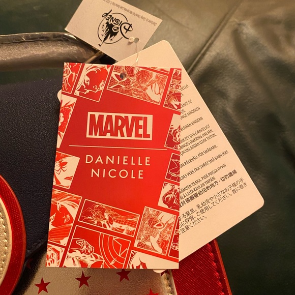 NWT Danielle Nicole Captain America bag - Picture 5 of 5